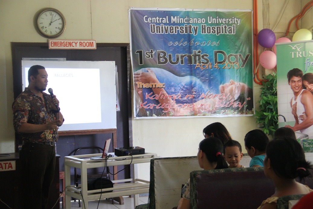 Dr. John Raymond Palmares gives lecture on pre-natal care. 