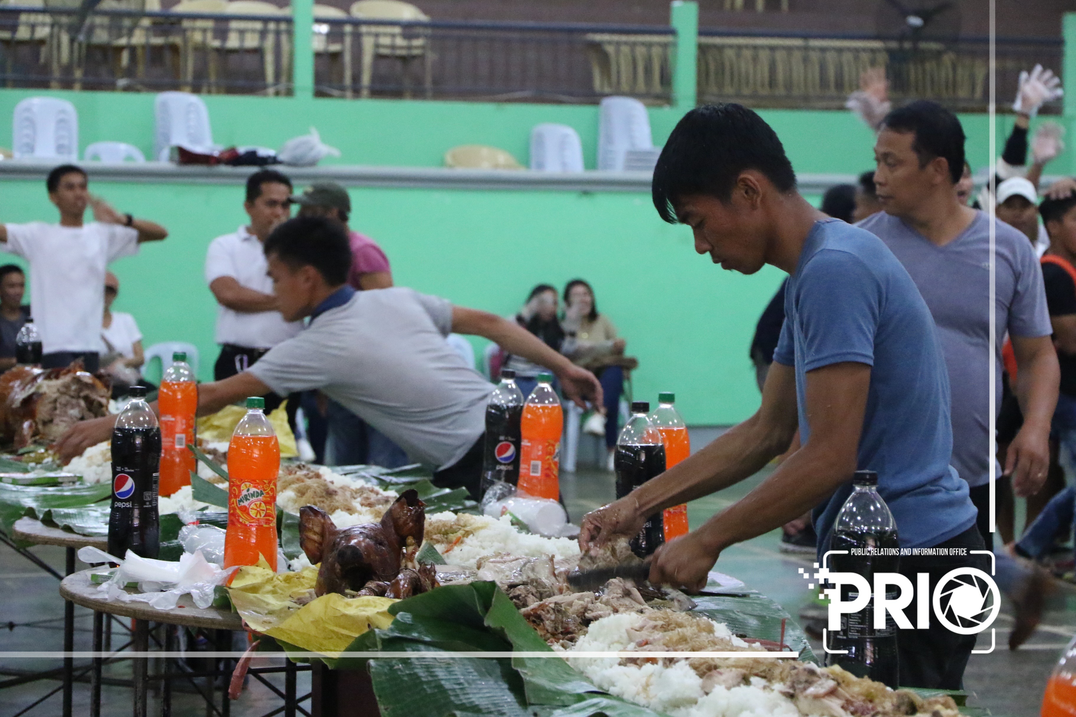 IN PHOTOS: Boodle fight with the alumni and stakeholders | Central ...